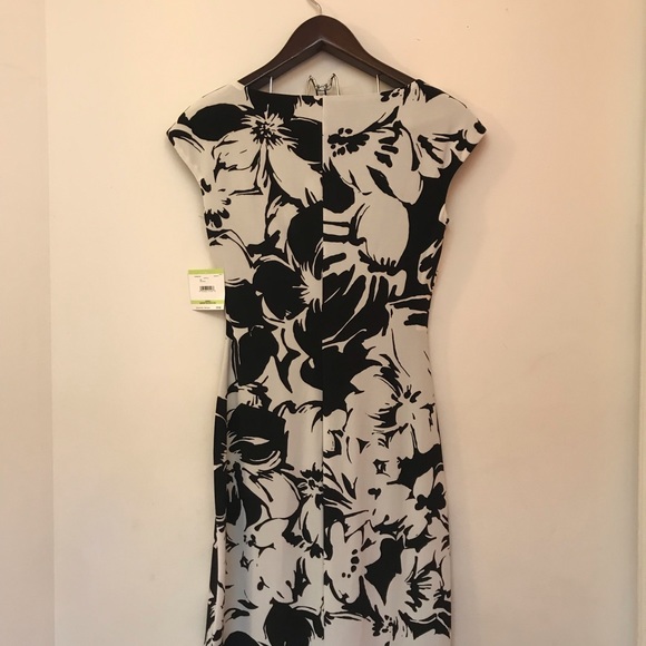 Gently used - No tags 🛍 Anne Klein Black/Lily Summer Jersey Dress - Picture 2 of 3